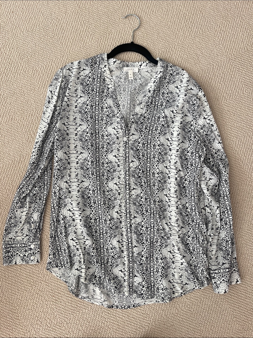 Soft Joie Black and White Printed V-Neck Tunic Top